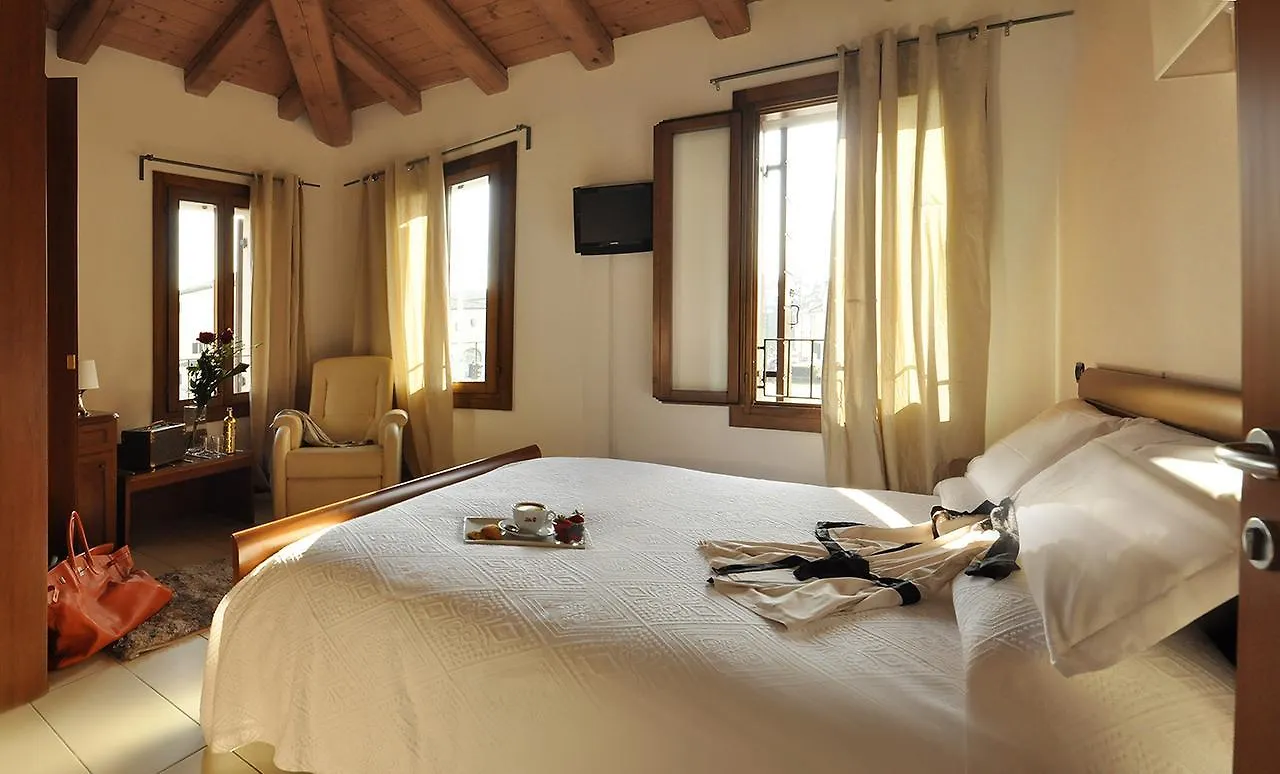 Maison d'hôtes Hotel La Rotonda Relais à Badoere